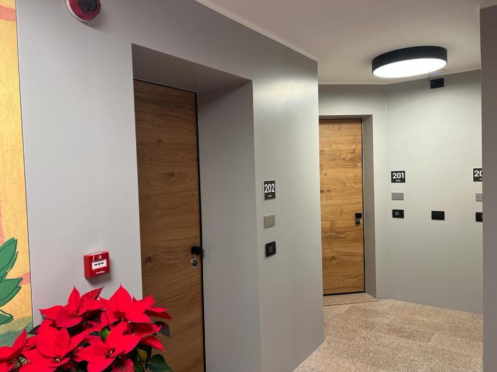 Aparthotel Yugogo Pellico 8 Trento Centro Exterior foto